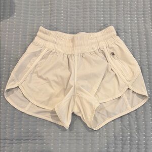 Lululemon Tracker Short 4"